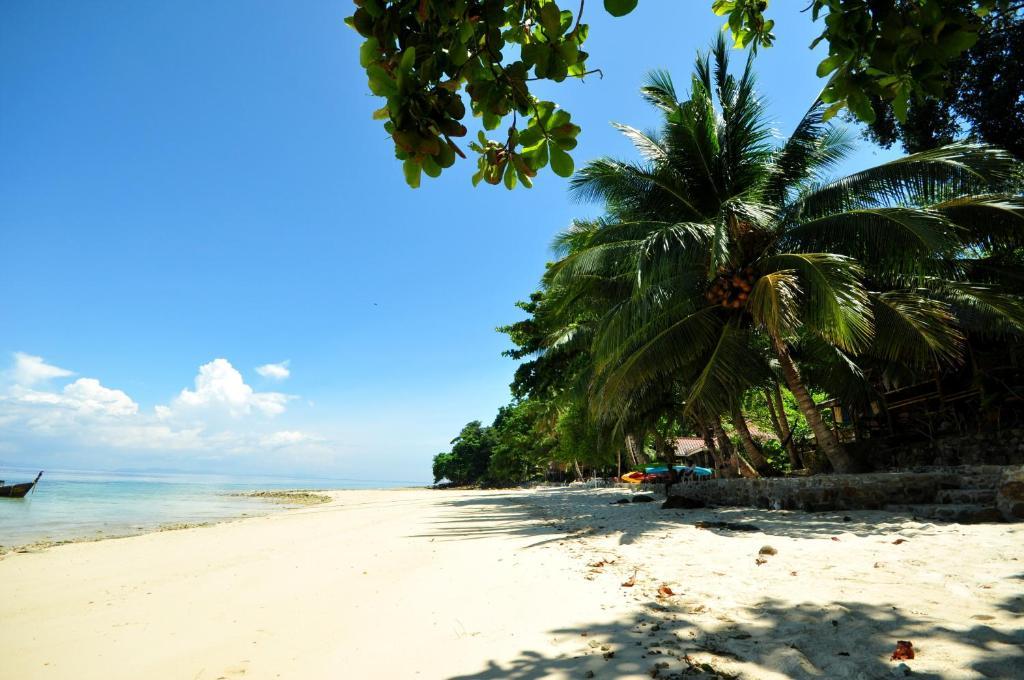 Tohko Beach Resort Phi Phi Don Exterior photo