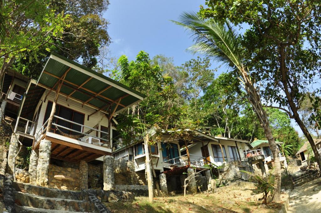 Tohko Beach Resort Phi Phi Don Exterior photo