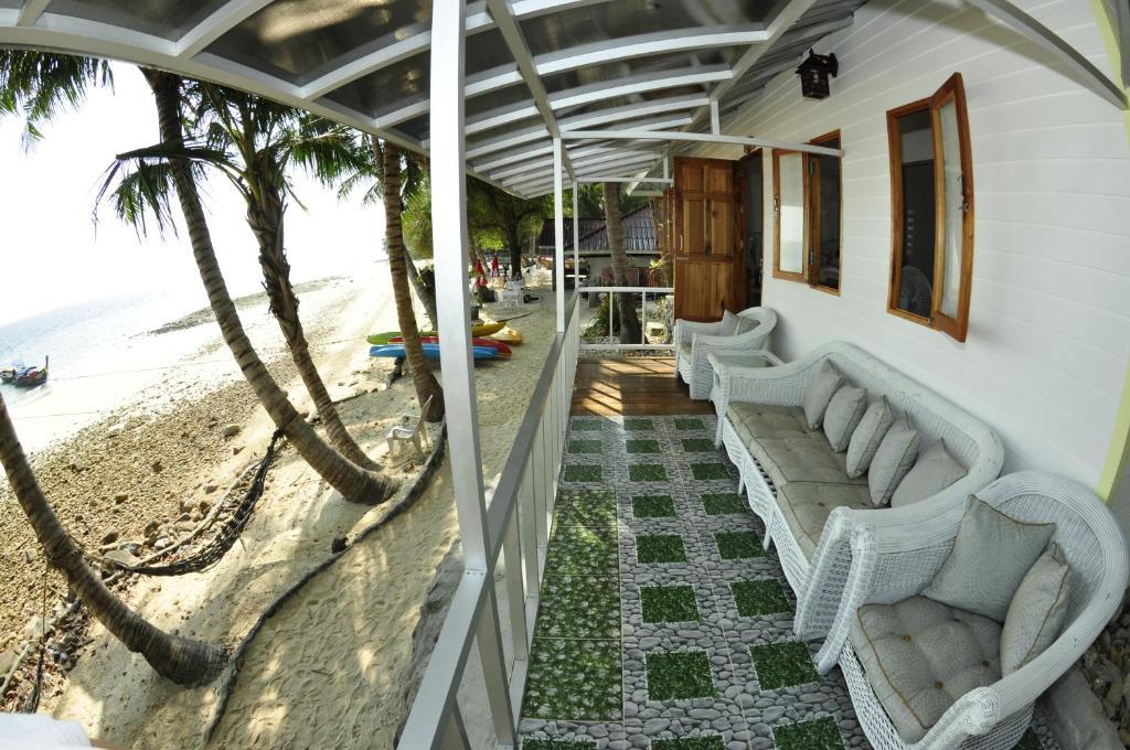 Tohko Beach Resort Phi Phi Don Exterior photo