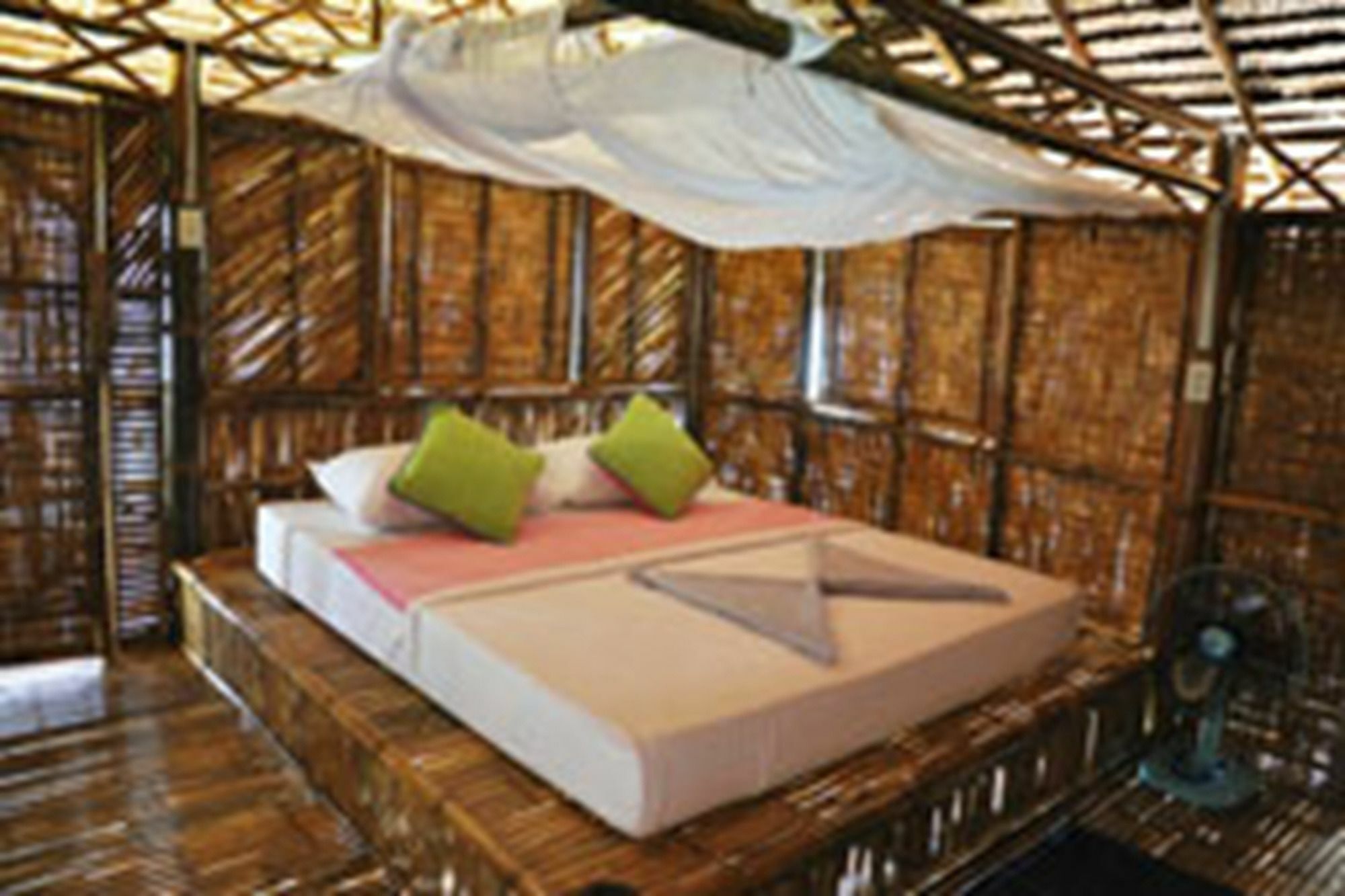 Tohko Beach Resort Phi Phi Don Exterior photo